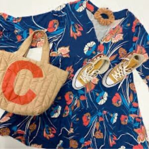 Sz S 🇨🇦⭐️NWT Shannon Passero Oversized Blue Floral,Bell Sleeve Dress. PTP 20”